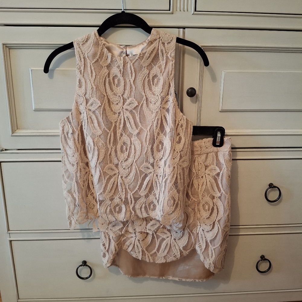 Chic Cream Lace Top And Skirt Set!